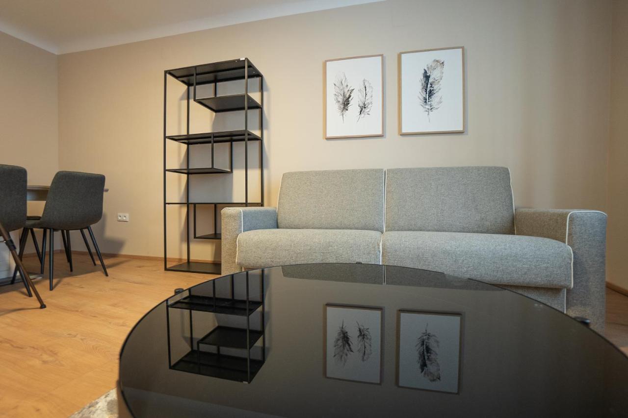 Stephansplatz View: Spacious 2-Bedroom with Balcony Vienna Exterior photo