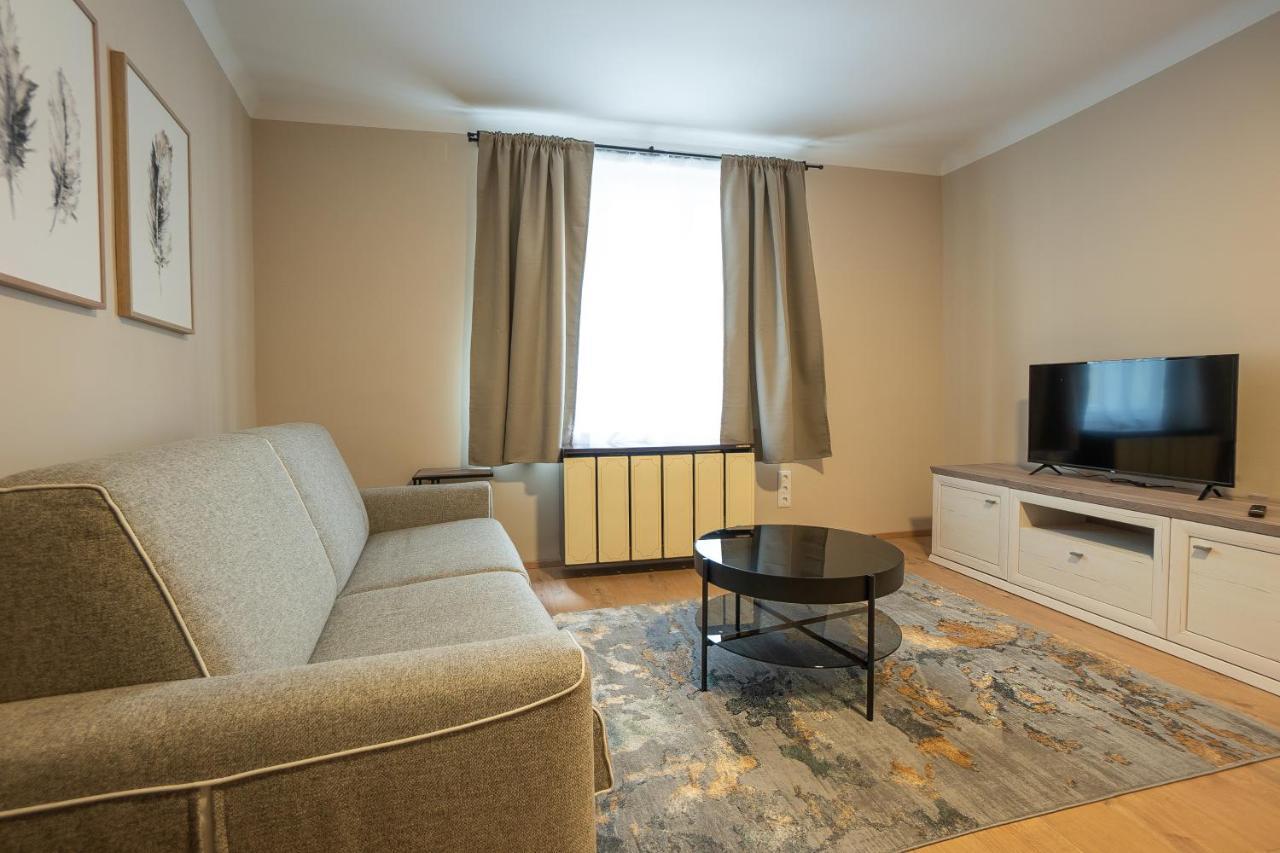 Stephansplatz View: Spacious 2-Bedroom with Balcony Vienna Exterior photo
