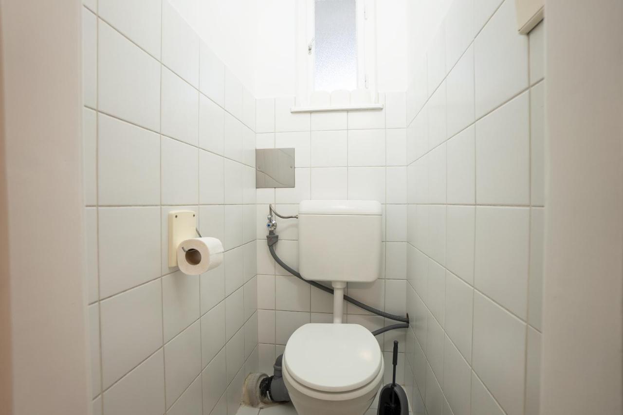 Stephansplatz View: Spacious 2-Bedroom with Balcony Vienna Exterior photo